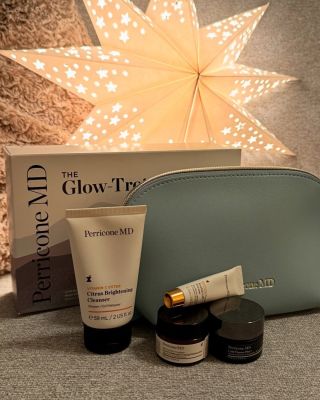 ✨ Objevte dárkovou sadu The Glow Trotter s výběrem vašich nejoblíbenějších produktů pro zářivou, hydratovanou a pevnou...